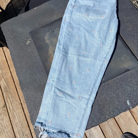 GAP Embroidered Girlfriend Jeans - Picture 2 of 5